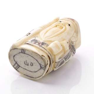 This kind of netsuke is hand carved,we have more than one of the same 