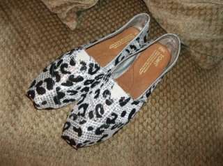 TOMS Silver/Black Leopard Sequins Womens, Size 7, Great Preowned 