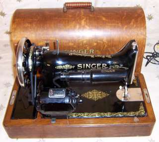 1924 Singer model 99 Sewing Machine Gold Filigree Scrolling  