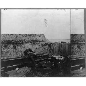  Wreck of Blakely gun on the Frazers wharf,Charleston,S.C 