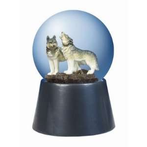   Moment Of A Wolf Howling Musical Waterglobe 