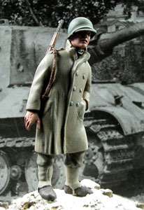 35 Scale WWII American GI in overcoat F007  