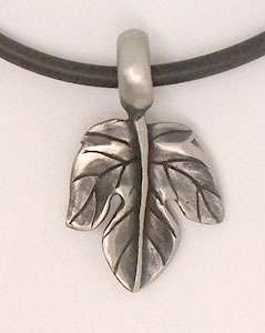 Pewter pendant of Maple Leaf. Come as Choices of Key chain or with 