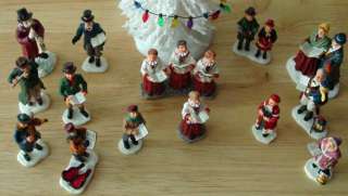 LEMAX CHRISTMAS VILLAGE LIGHTED HOUSE CAROLERS PEOPLE ACCESSORIES 