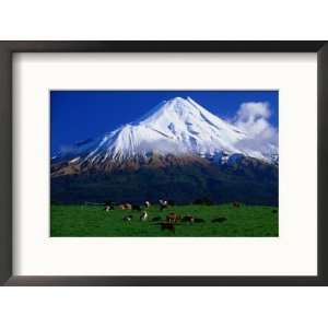  the Dormant Volcano Mt. Taranaki, or Egmont, Taranaki, New Zealand 