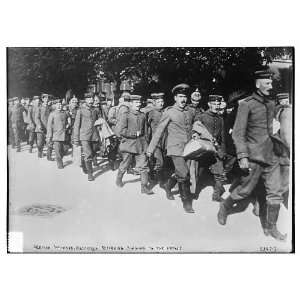  Photo German Wounded, recovered, returning singing to the 