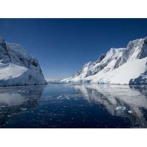  Lemaire Channel, Weddell Sea, Antarctic Peninsula, Antarctica 