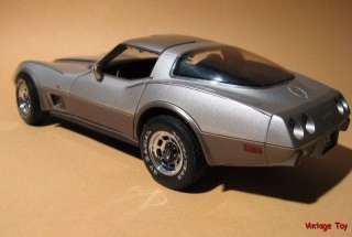 UT Models 1978 Corvette   25th Anniversary Edition   118 diecast 