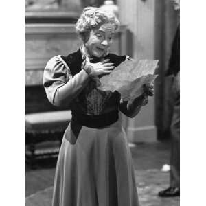  Helen Hayes Reading Out a Letter She Received in a Scene 