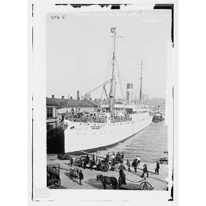  Photo U.S. Army transport Kilpatrick leaving NY docks with 