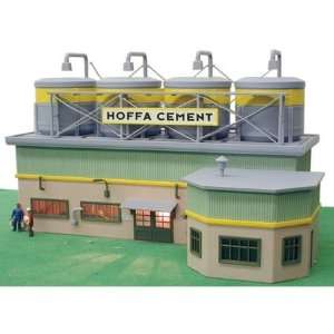  HO B/U Hoffa Cement Factory, Lighted w/Figures Toys 