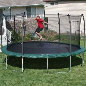   17 x 15 Oval Trampoline and Enclosure   Green Toys & Games
