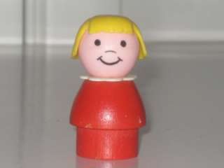 VINTAGE FISHER PRICE LITTLE PEOPLE RED GIRL WITH BOB WOOD PLASTIC 