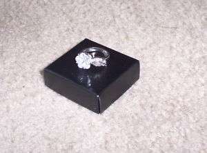 AVON JEWELRY SPARKLING FLOWER BYPASS RING SMALL (5 6)  