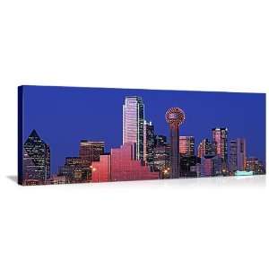  USA, Texas, Dallas, Panoramic view of an urban skyline at 