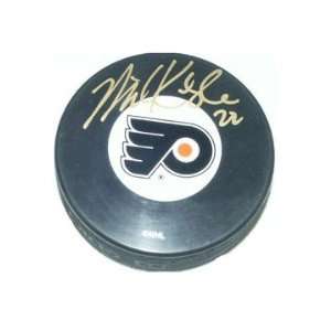  Mike Knuble Autographed Philadelphia Flyers NHL Puck 