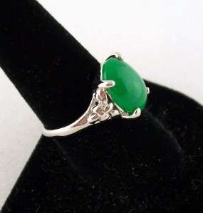 GREEN JADE LARGE OVAL FASHION RING, NEW, GIFT BOXED  