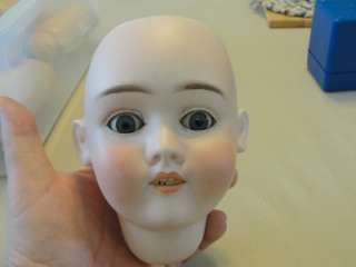 VINTAGE/ANTIQUE BISQUE BALL JOINTED DOLL HEAD HANDWERCK GERMANY 2 1/2 