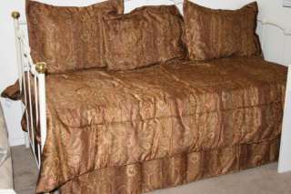 5PC Daybed set   Comforter + 3shams + bedskirt (FJ/RE)  