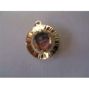  Elvis King of Rock Necklace Jewelry Memorabilia ; 1 1/4 