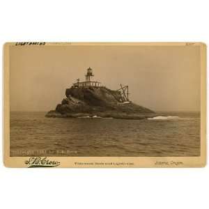  Tillamook Rock,lighthouse,Basalt Rock,Pacific Ocean