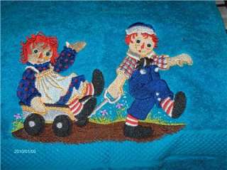 RAGGEDY ANN AND ANDY EMBROIDERED BATHROOM 3 PIECE SET  