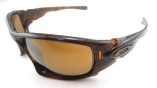   INCLUDES THE SUNGLASSES AND OAKLEY MICRO FIBER CLEANING BAG ONLY