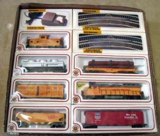 BACHMANN HO Union Pacific Train Set   Engine+5 cars+caboose   w/track 