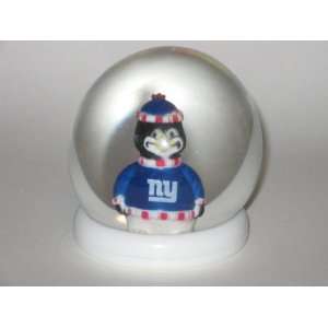  NEW YORK GIANTS Team 3 3/4 wide and 4 tall Squeezable Soft 