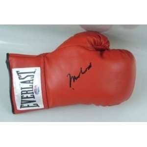  MUHAMMAD ALI SIGNED AUTHENTIC BOXING GLOVE PSA/DNA 10 