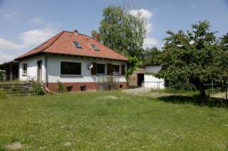 Haus mit Stallgebäuden Reithalle Carport auf 5200qm in Emmerstedt in 