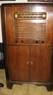 Vintage Clarion AM Radio Record Player  