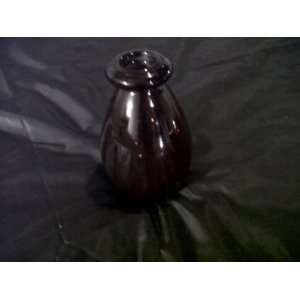    BEAUTIFUL *****RED ANTIQUE GLASS VASE***** 