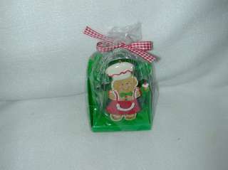 CHRISTMAS GINGERBREAD GIRL CHEF W/COOKIE CUTTER ORNAMENT NEW  