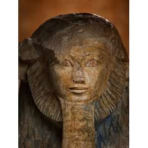  As a sphinx, Hatshepsut displays a lions mane and a 