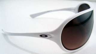 New Oakley Womens Sunglasses Immerse Polished White G40 Black Gradient 