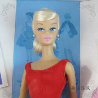   DOLL,FASHION, ACCESSORIES, DOLL STAND, 3 COLLECTORS CARDS