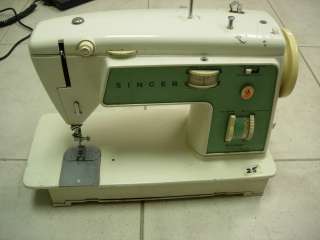 SINGER SCHOLASTIC MODEL 717 SEWING MACHINE  