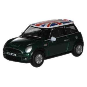   In Metallic British Racing Green With Union Jack Roof Toys & Games